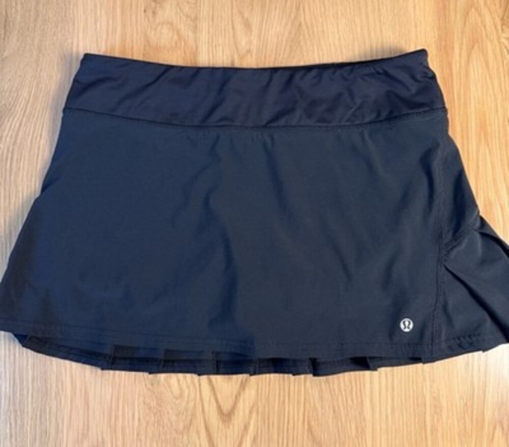 Lululemon Play Off The Pleats Tennis Skirt Skort Lined Black Size 6 Pickle Ball